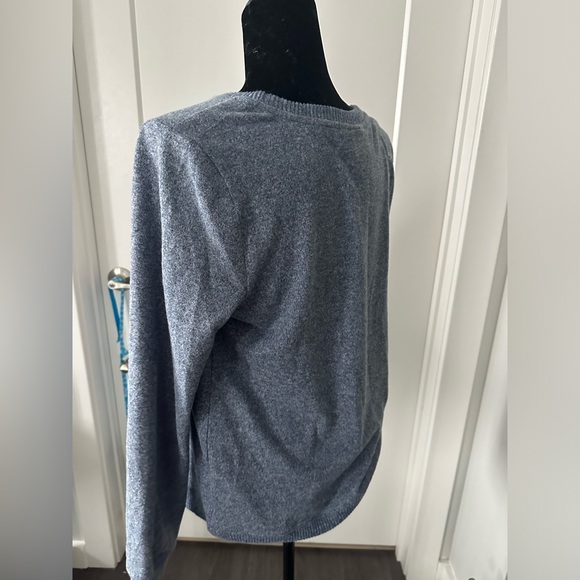 EUC SIZE MED SET soft&cozy sweatpant set embellished heart detail on top &bottom - Picture 3 of 7